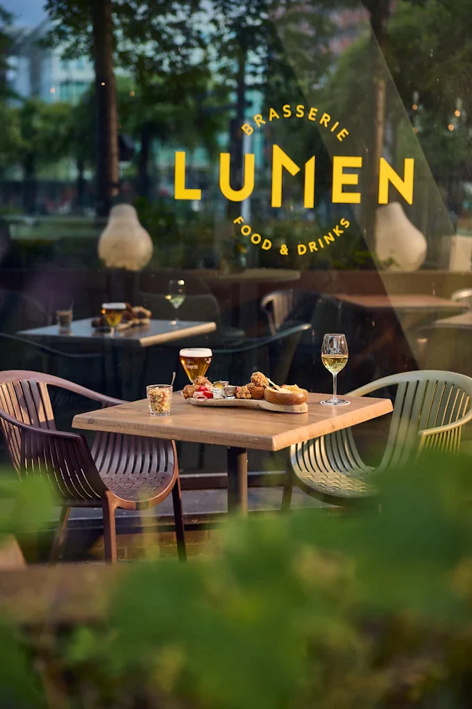 lumen eindhoven promotie voorkant raam