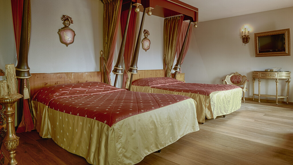 1024×576-gallerij-assepoester-suite-bedden-5